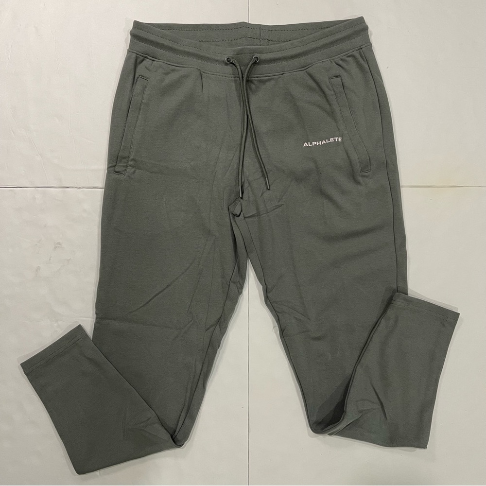 NWT ALPHALETE MEN’S IDENTITY JOGGERS IN PHANTHOM GREY SMALL, MEDIUM,LARGE, XXL